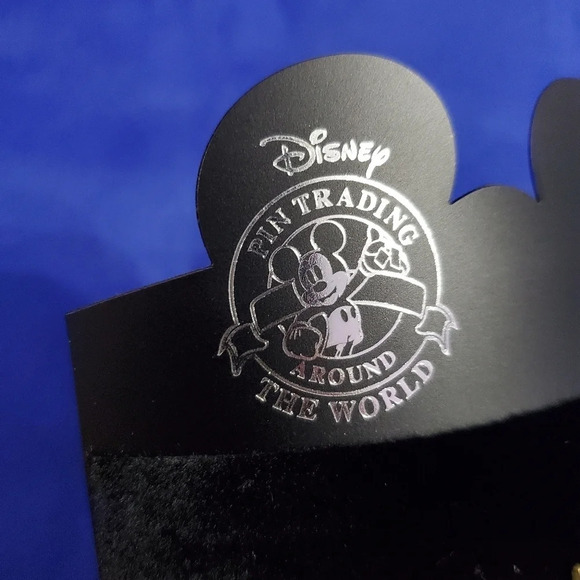 Disney Pin Trading LE Winter Around The World Tinkerbell Pin - Picture 4 of 5